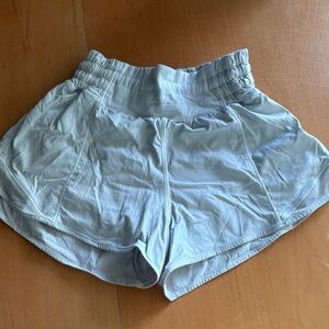 Lululemon Athletica White Size 0 Hotty Hots